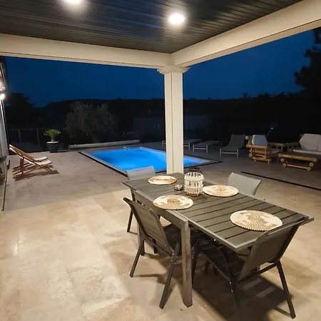Moderne Avec Piscine Privee, Climatisee, Proche Centre Pont D'arc - Fr-1-382-216 Casa de Férias Vallon-Pont-dʼArc